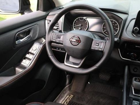 Certified 2025 Nissan Rogue SV AWD/4WD image 23