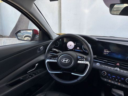 Used 2025 Hyundai Elantra Limited image 36