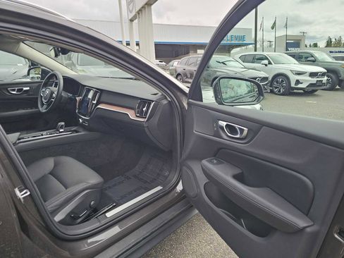 Certified 2025 Volvo V60 B5 Cross Country Plus image 12