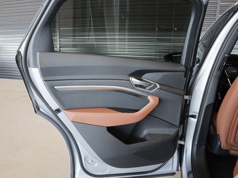 Used 2022 Audi e-tron Premium image 20