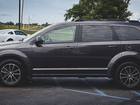 Used 2018 Dodge Journey SE w/ Blacktop Package FWD image 14