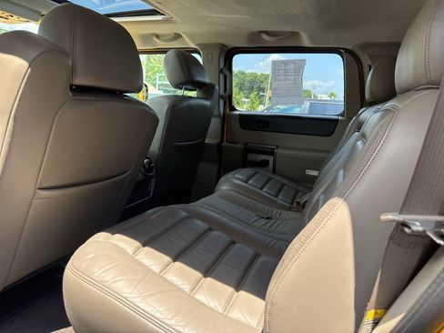 Used 2003 HUMMER H2 w/ Preferred Equipment Group AWD/4WD image 19