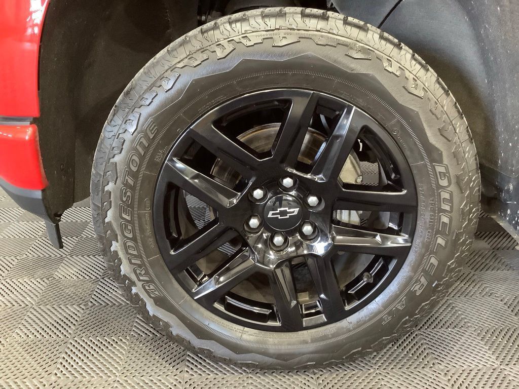 Used 2021 Chevrolet Silverado 1500 RST w/ Bed Protection Package AWD/4WD image 3