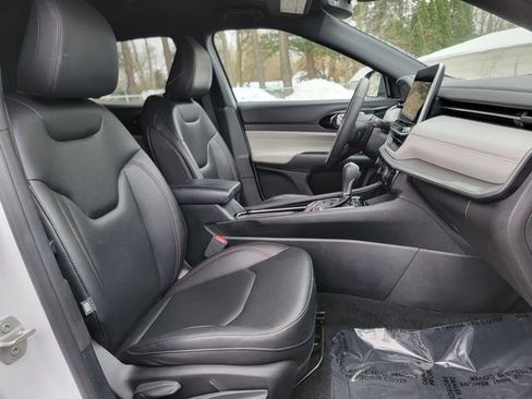 Certified 2024 Jeep Compass Limited image 24