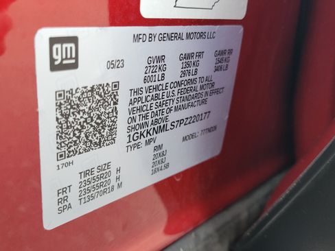 Used 2023 GMC Acadia SLT w/ Elevation Edition image 37