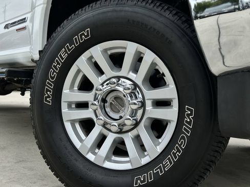 Used 2019 Ford F250 XLT AWD/4WD image 9