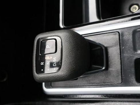 Used 2024 Nissan Pathfinder SV FWD image 34