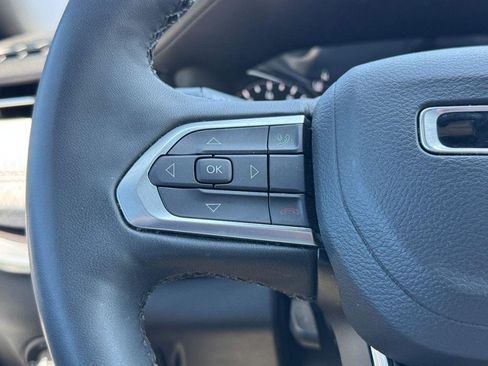 Used 2024 Jeep Compass Latitude w/ Convenience Group AWD/4WD image 16