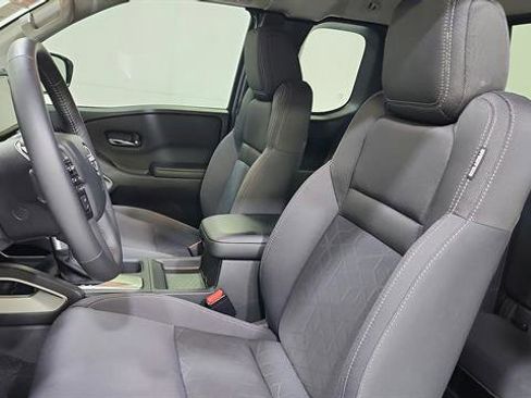 Certified 2025 Nissan Frontier SV w/ SV Convenience Package RWD image 35