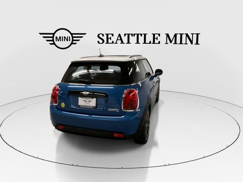 Certified 2023 MINI Cooper SE image 10