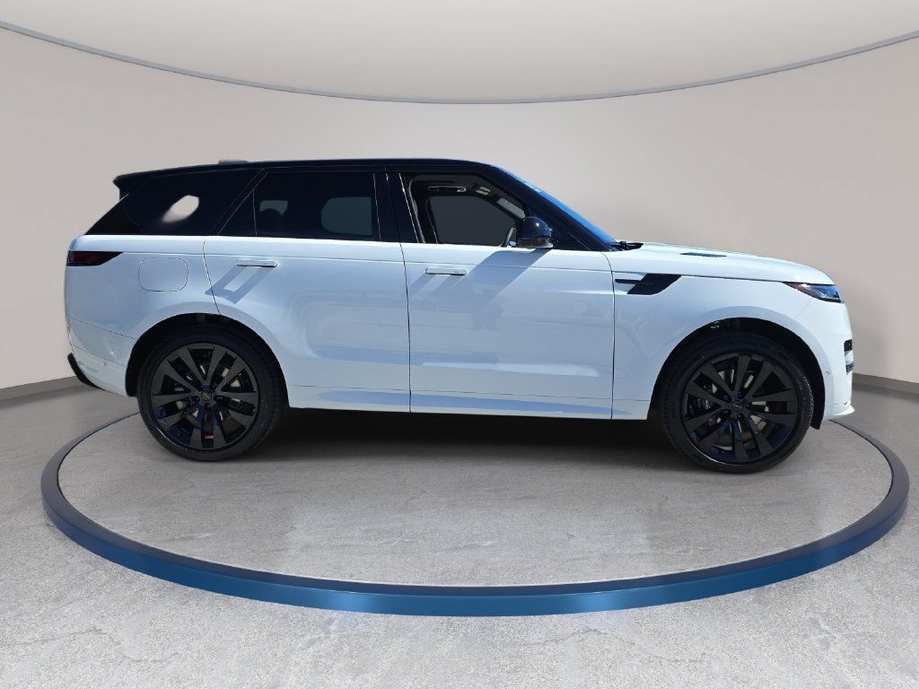 New 2027 Land Rover Range Rover Sport Dynamic SE AWD/4WD image 4