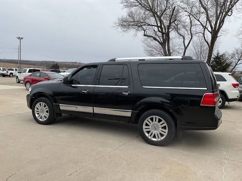 Used 2014 Lincoln Navigator L 4WD image 10