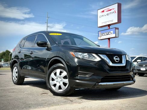 Used 2017 Nissan Rogue S AWD/4WD image 1