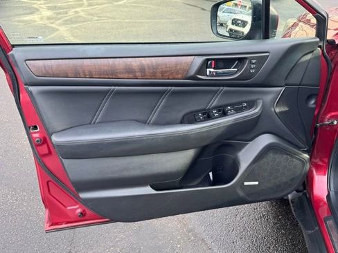 Used 2018 Subaru Outback 2.5i Limited image 13