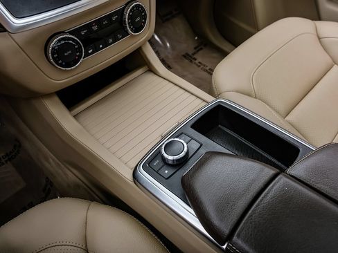 Used 2015 Mercedes-Benz ML 350 4MATIC w/ Premium 1 Package image 26