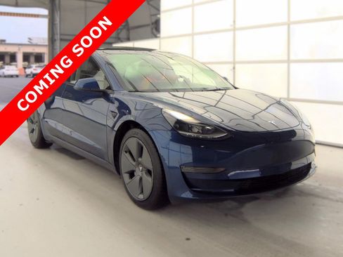 Used 2022 Tesla Model 3 Long Range AWD/4WD image 3