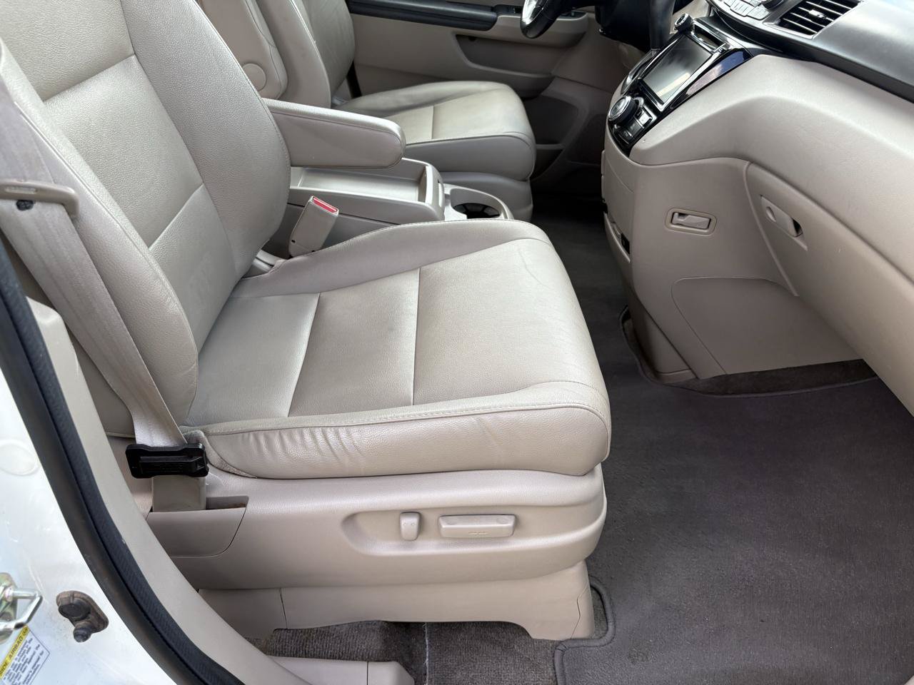 Used 2014 Honda Odyssey EX-L image 27
