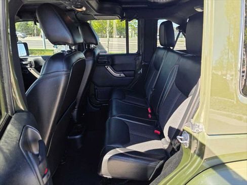 Used 2016 Jeep Wrangler Unlimited Sahara AWD/4WD image 16