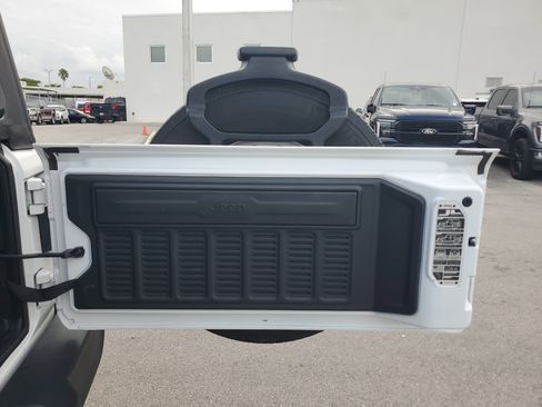 Used 2023 Jeep Wrangler Sport image 15