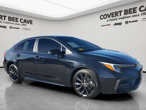 Used 2024 Toyota Corolla SE image 1