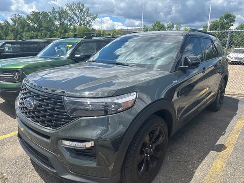Used 2023 Ford Explorer ST-Line w/ Class IV Trailer Tow Package AWD/4WD image 16