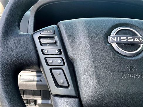 Used 2024 Nissan Frontier SV AWD/4WD image 23