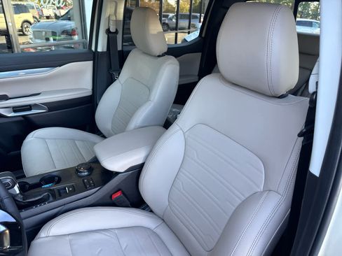 New 2025 Ford Ranger Lariat image 18