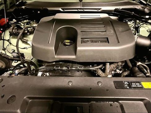 Certified 2023 Land Rover Defender 110 75th Limited Edition image 9