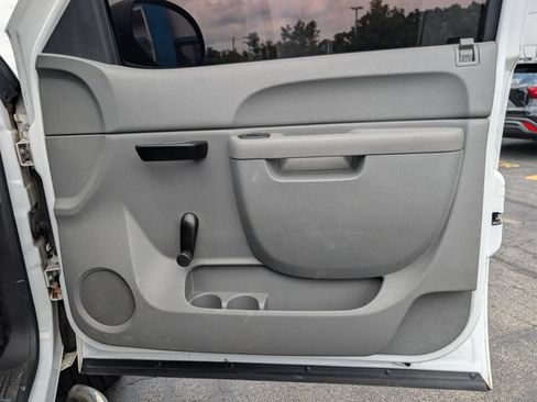 Used 2010 Chevrolet Silverado 1500 W/T RWD image 13