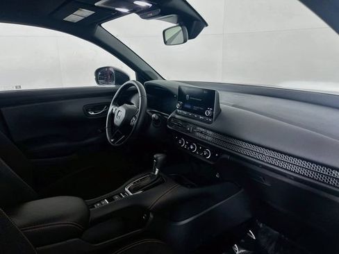 Certified 2025 Honda HR-V Sport image 9
