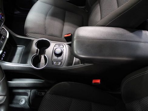 Used 2022 GMC Terrain SLE w/ Driver Convenience Package image 32