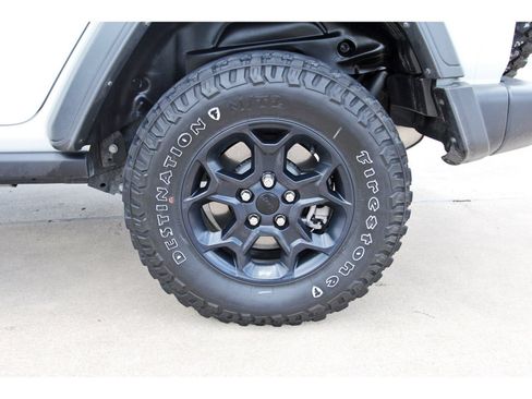 Used 2023 Jeep Wrangler Unlimited w/ Cold Weather Group AWD/4WD image 31