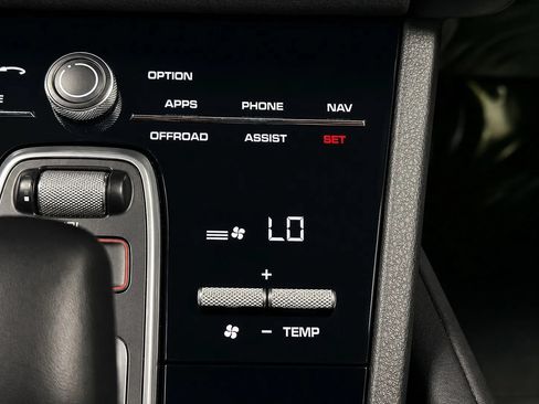 Used 2019 Porsche Cayenne AWD/4WD image 45