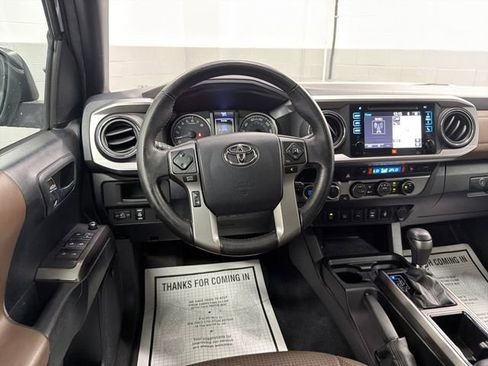 Used 2016 Toyota Tacoma Limited w/ Towing Package AWD/4WD image 17