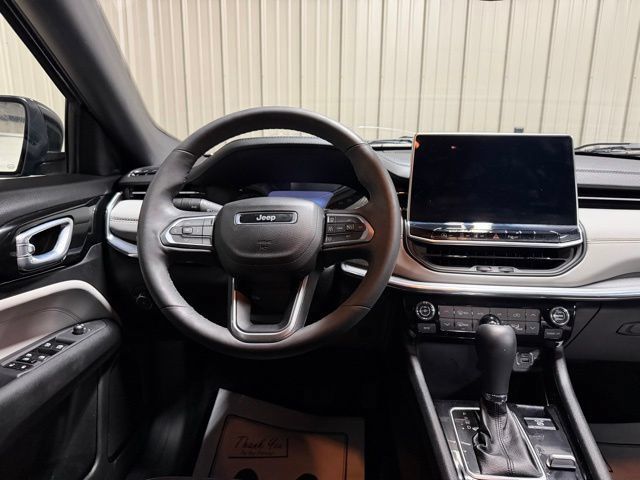 Used 2023 Jeep Compass Limited w/ Elite Group AWD/4WD image 28