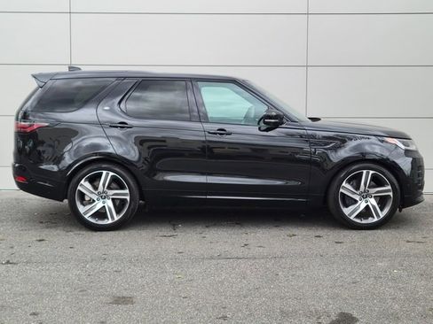 Used 2024 Land Rover Discovery Dynamic SE image 5