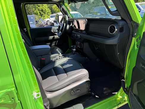 Used 2026 Jeep Wrangler Unlimited Sahara w/ Safety Group AWD/4WD image 12