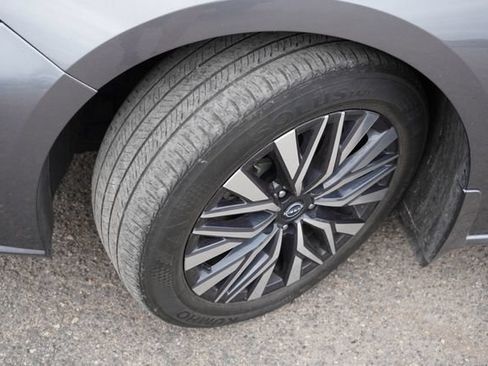 Used 2024 Nissan Altima 2.5 SV FWD image 13