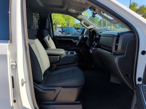 Used 2023 GMC Sierra 1500 SLE w/ X31 Off-Road Package AWD/4WD image 37