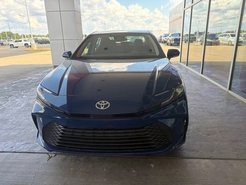 Used 2025 Toyota Camry LE FWD image 3