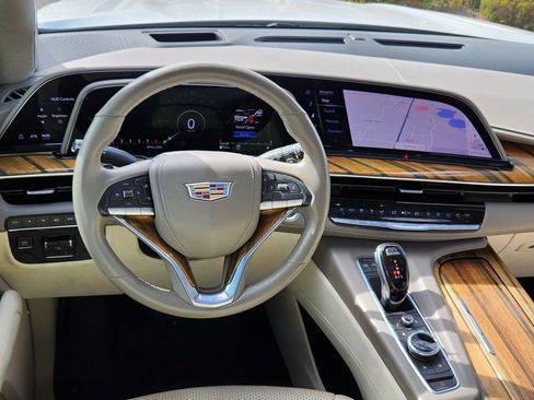 Used 2021 Cadillac Escalade Sport Platinum AWD/4WD image 9