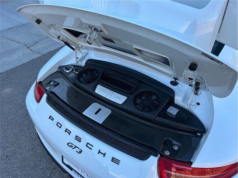 Used 2014 Porsche 911 GT3 w/ Carbon Interior Package RWD image 19