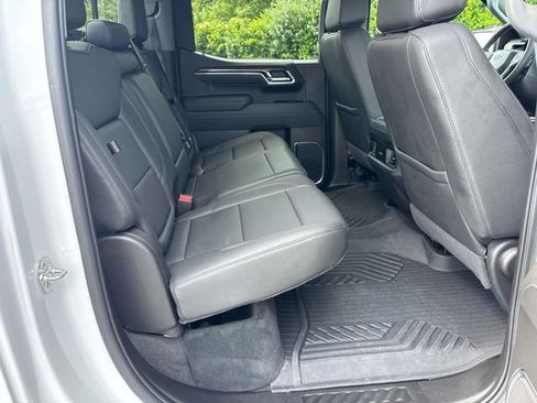 Used 2025 Chevrolet Silverado 1500 LT Trail Boss w/ Convenience Package II AWD/4WD image 21