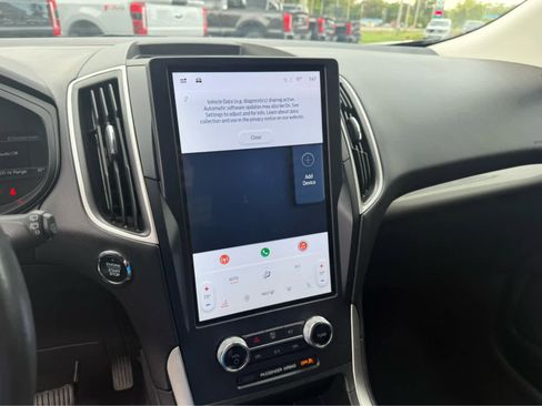 Used 2023 Ford Edge SEL image 13