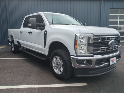 Used 2025 Ford F250 XLT image 4