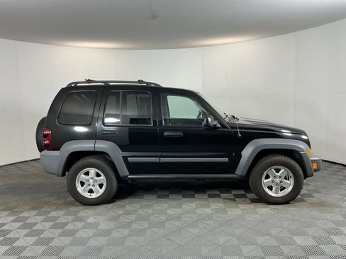 Used 2005 Jeep Liberty Sport AWD/4WD image 4