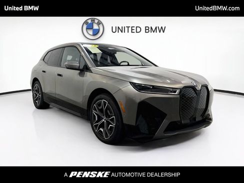 Used 2024 BMW iX xDrive50 w/ Premium Package AWD/4WD image 3