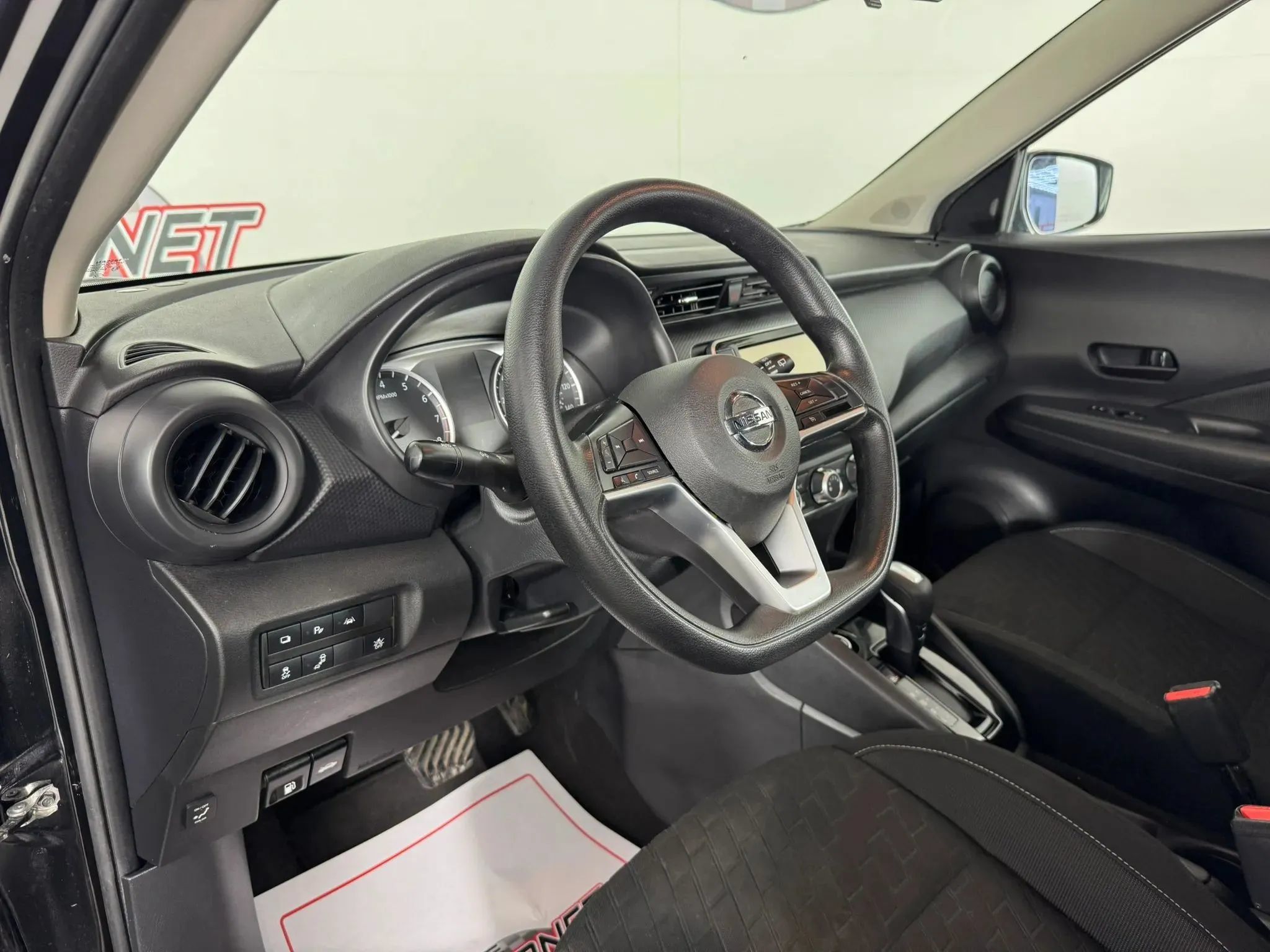 Used 2022 Nissan Kicks S FWD image 10