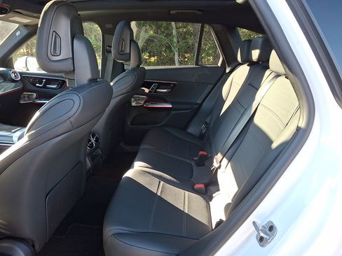 Certified 2025 Mercedes-Benz GLC 300 4MATIC SUV image 10