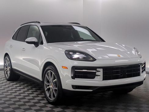 Used 2026 Porsche Cayenne AWD/4WD image 8